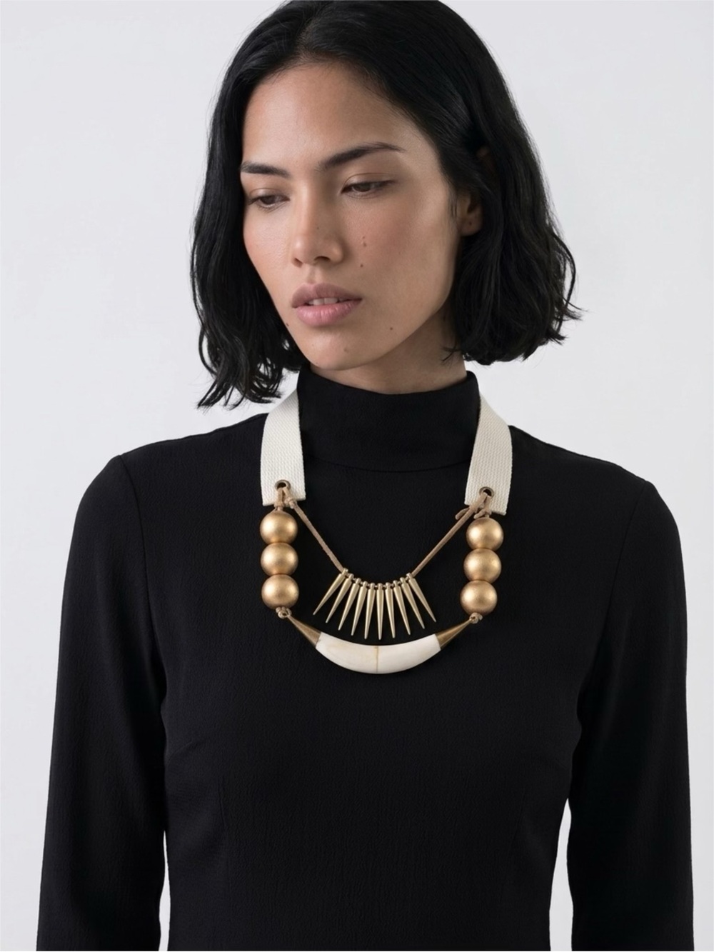 HEARNE DRY GOODS  NATIVE AMERICAN STYLE STATEMENT NECKLACE